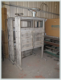 Dysac compuertas vertedoras accionamientos